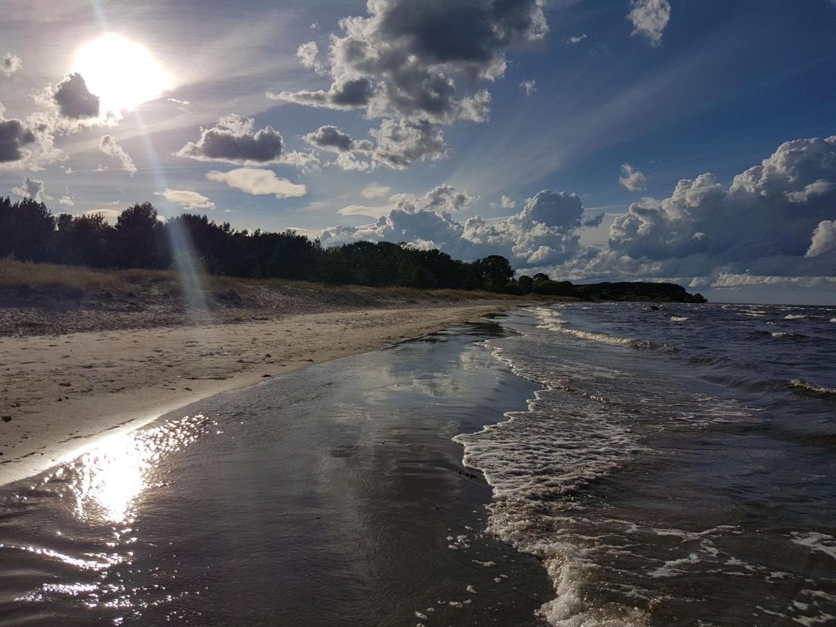 Kempings Stieres Un Majas Virtuve Upesgriva Zewnętrze zdjęcie